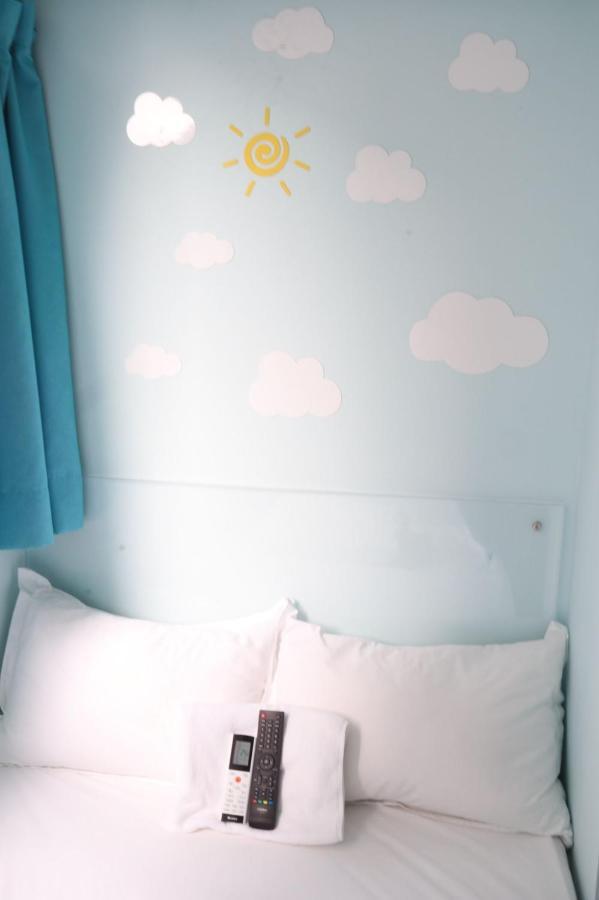 Hostel Hop Hong Kong
