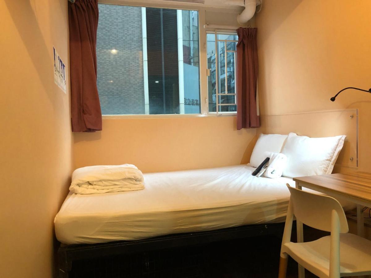 Hostel Hop *